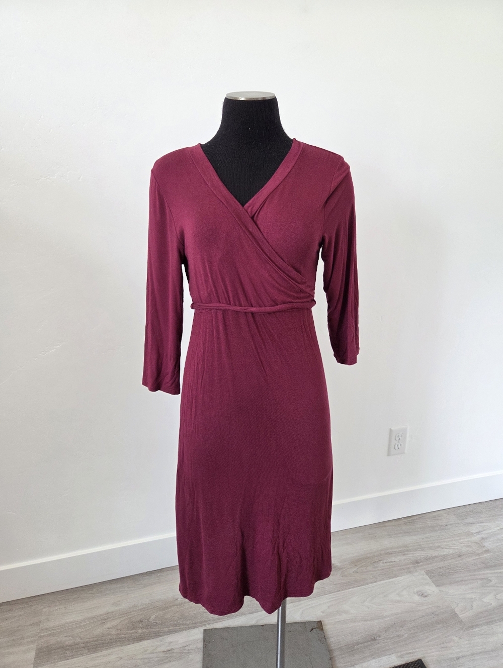 Emberley Soft Jersey Knit Wrap Style Dress Burgundy Nursing Friendly Comfy Small